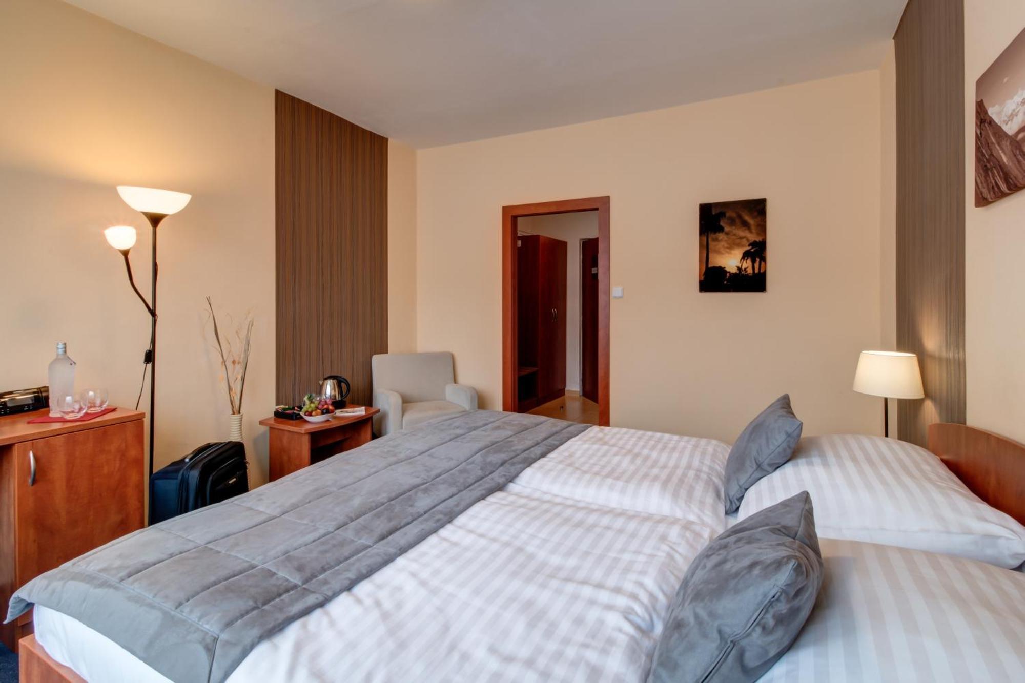Lc - Hotel Ostrava Exterior photo